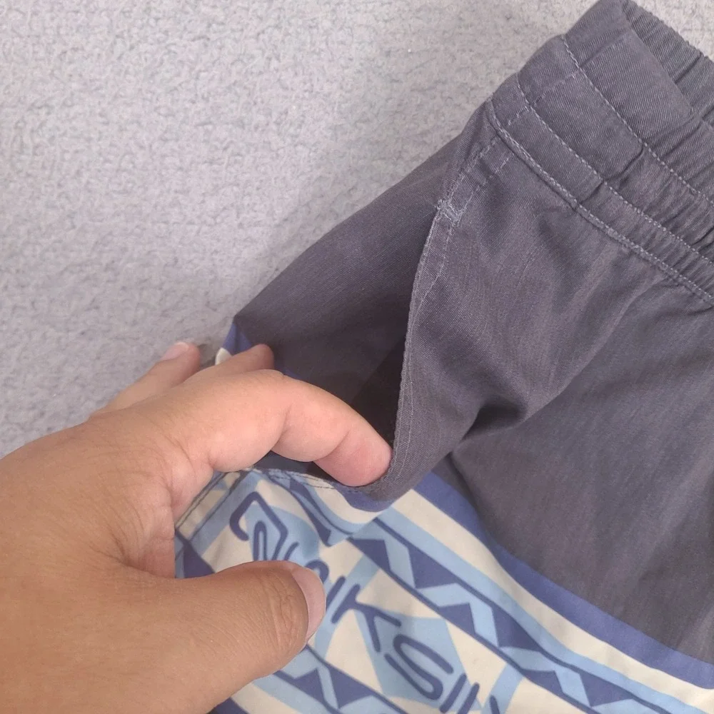 Quiksilver Swim Trunks Shorts Youth Boys XL‎ (16) 28-Waist Surf Beach Logo